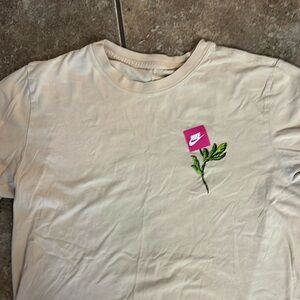 Nike men’s small- grow your soul Tshirt